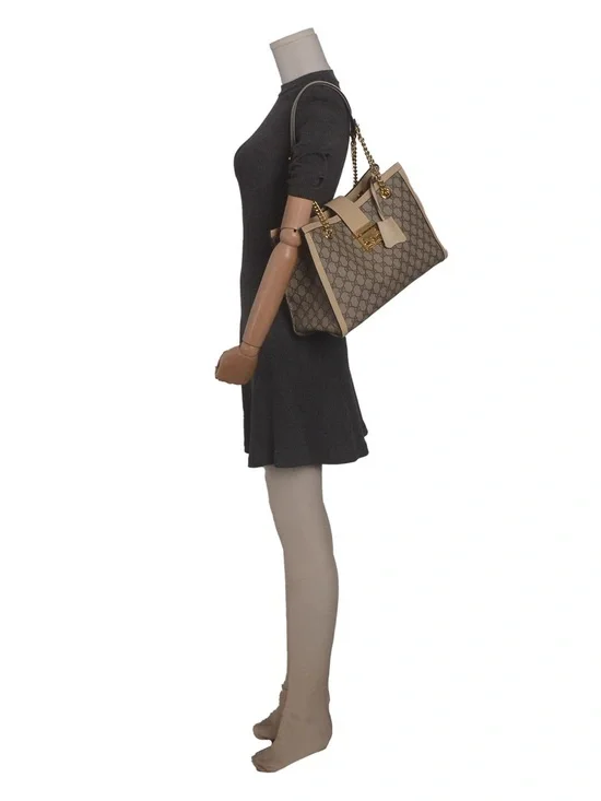 ♥️Gucci Padlock Beige GG Supreme Canvas Shoulder Tote with Gold Chain Handles♥️ - Picture 7 of 16